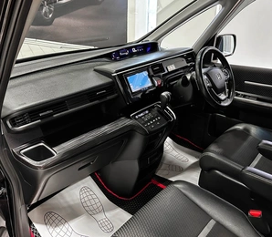 Минивэн Honda Stepwgn Spada 2015 года, 1947000 рублей, Красноярск