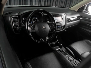 Внедорожник Mitsubishi Outlander 2016 года, 1949000 рублей, Тюмень