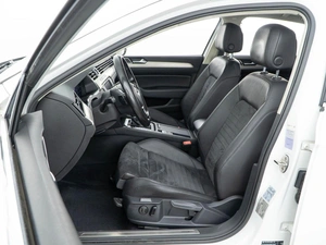 Седан Volkswagen Passat 2016 года, 1713444 рублей, Москва