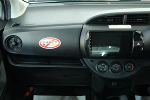 Хетчбэк Toyota Vitz 2019 года, 1069000 рублей, Омск
