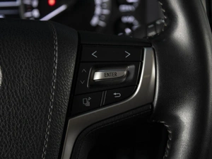 Внедорожник Toyota Land Cruiser 2019 года, 7420000 рублей, Омск