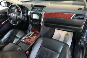 Седан Toyota Camry 2013 года, 1599000 рублей, Омск