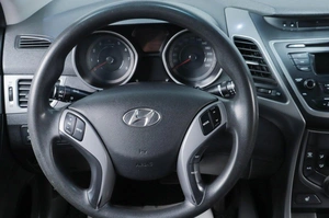 Седан Hyundai Elantra 2015 года, 789000 рублей, Челябинск