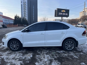 Седан Volkswagen Polo 2019 года, 1060000 рублей, Красноярск
