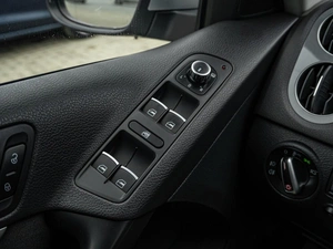 Внедорожник Volkswagen Tiguan 2011 года, 1430000 рублей, Краснодар