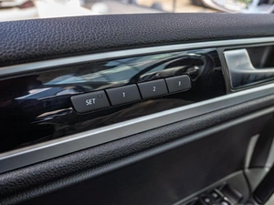 Внедорожник Volkswagen Touareg 2012 года, 2200000 рублей, Краснодар