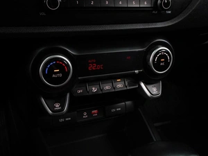 Хетчбэк Kia Rio X-Line 2018 года, 1469000 рублей, Воронеж