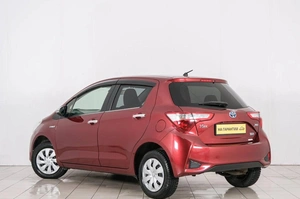 Хетчбэк Toyota Vitz 2017 года, 979000 рублей, Красноярск