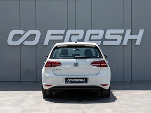 Хетчбэк Volkswagen Golf 2017 года, 1597000 рублей, Краснодар