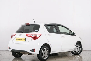 Хетчбэк Toyota Vitz 2017 года, 899000 рублей, Красноярск