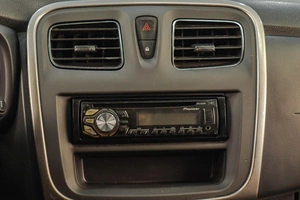 Седан Renault Logan 2014 года, 599000 рублей, Челябинск