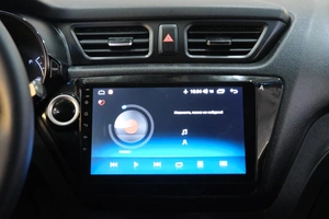 Седан Kia Rio 2013 года, 889000 рублей, Омск