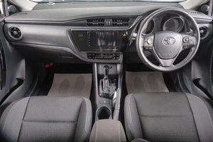 Хетчбэк Toyota Auris 2016 года, 1649000 рублей, Томск