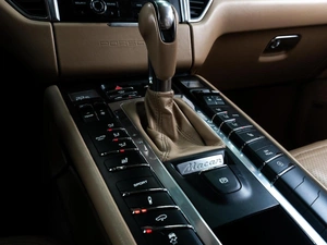 Внедорожник Porsche Macan S 2014 года, 2488070 рублей, Тюмень