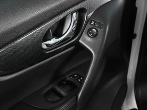 Внедорожник Nissan X-Trail 2015 года, 1749000 рублей, Аксай