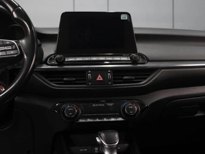 Седан Kia Cerato 2018 года, 1650000 рублей, Омск