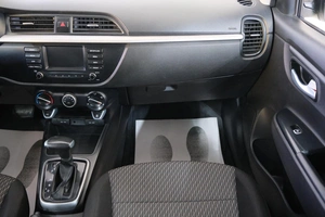 Седан Kia Rio 2018 года, 1079000 рублей, Омск