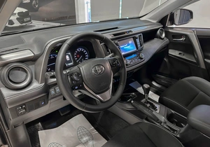 Внедорожник Toyota RAV4 2017 года, 2480000 рублей, Красноярск