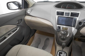 Седан Toyota Belta 2011 года, 1059000 рублей, Барнаул