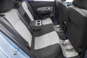 Седан Chevrolet Cruze 2011 года, 799000 рублей, Барнаул