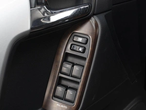 Внедорожник Toyota Land Cruiser Prado 2015 года, 3340000 рублей, Омск