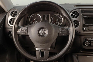 Внедорожник Volkswagen Tiguan 2012 года, 1259000 рублей, Челябинск