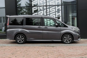Минивэн Honda Stepwgn Spada 2021 года, 2939000 рублей, Ульяновск