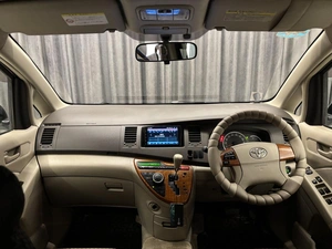Минивэн Toyota Isis 2010 года, 1090000 рублей, Красноярск