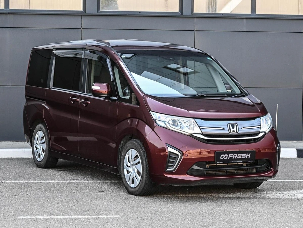 Минивэн Honda Stepwgn 2017 года, 1869000 рублей, Кирилловка