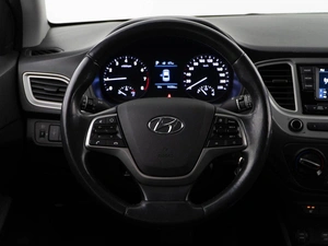 Седан Hyundai Solaris 2019 года, 1299999 рублей, Москва