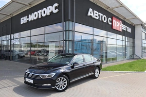 Седан Volkswagen Passat 2017 года, 2420000 рублей, Мирное