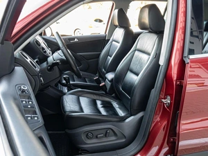 Внедорожник Volkswagen Tiguan 2011 года, 1338000 рублей, Краснодар