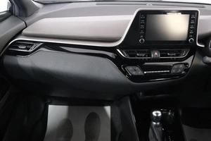 Внедорожник Toyota C-HR 2019 года, 2119000 рублей, Омск
