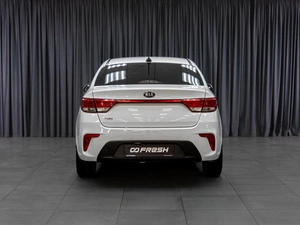 Седан Kia Rio 2018 года, 1019000 рублей, Тюмень