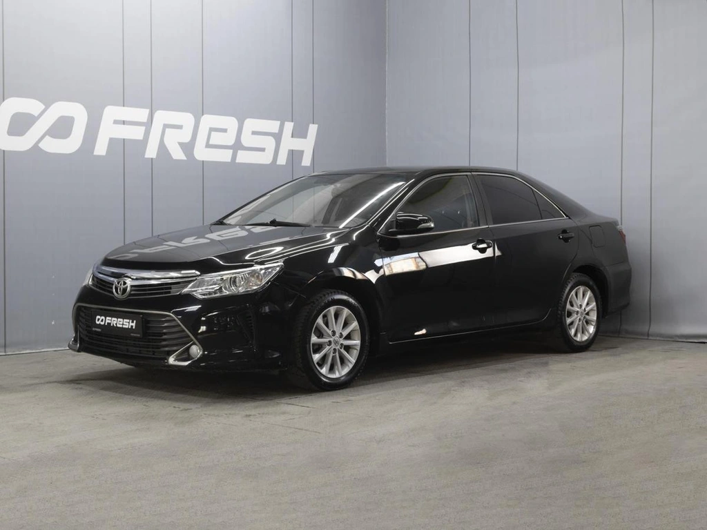 Седан Toyota Camry 2015 года, 1730000 рублей, Омск