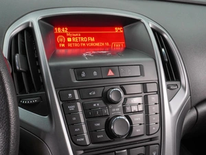 Седан Opel Astra 2014 года, 924000 рублей, Воронеж