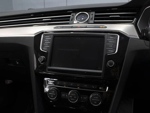 Универсал Volkswagen Passat 2017 года, 1700000 рублей, Омск