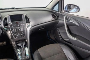 Хетчбэк Opel Astra 2011 года, 769000 рублей, Пермь