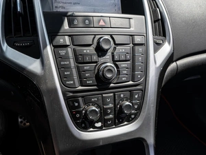 Хетчбэк Opel Astra GTC 2013 года, 850000 рублей, Краснодар
