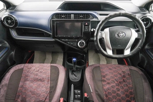 Хетчбэк Toyota Aqua 2016 года, 1109000 рублей, Красноярск