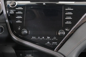 Седан Toyota Camry 2018 года, 2839000 рублей, Омск