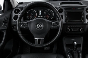 Внедорожник Volkswagen Tiguan 2011 года, 1229000 рублей, Челябинск