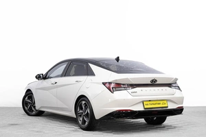 Седан Hyundai Elantra 2021 года, 1649000 рублей, Барнаул