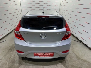 Хетчбэк Hyundai Solaris 2013 года, 865000 рублей, Красноярск