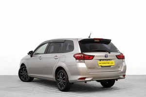 Универсал Toyota Corolla Fielder 2019 года, 1419000 рублей, Барнаул