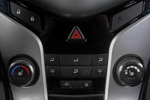 Седан Chevrolet Cruze 2012 года, 729000 рублей, Кемерово