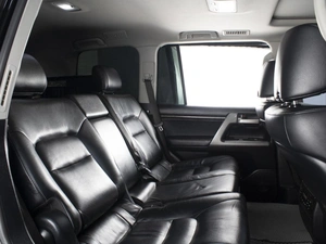 Внедорожник Toyota Land Cruiser 2011 года, 4350000 рублей, Омск