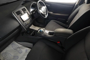 Хетчбэк Nissan Leaf 2014 года, 679000 рублей, Тюмень