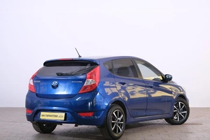 Хетчбэк Hyundai Solaris 2012 года, 619000 рублей, Омск