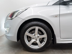 Седан Hyundai Solaris 2014 года, 1050000 рублей, Красноярск